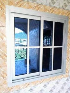 fenêtre sur mesure à Saint-Nazaire-des-Gardies